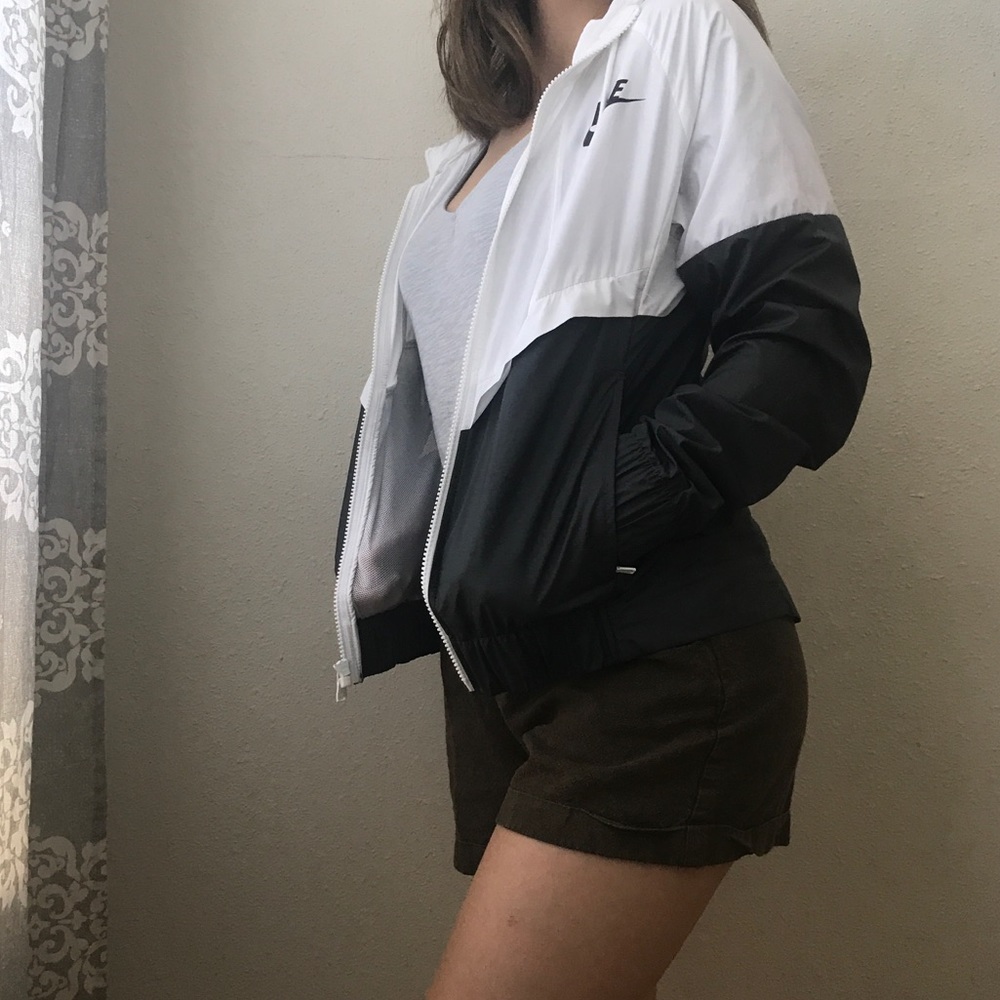 grey/white nike windbreaker